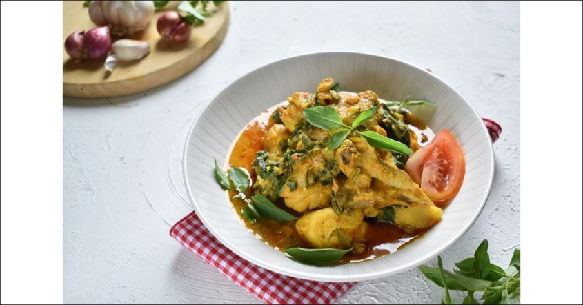 resep ayam woku kemangi​