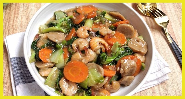 Capcay adalah salah satu masakan yang populer dan sering dipesan di restoran Chinese food Capcay adalah salah satu masakan yang populer dan sering dipesan di restoran Chinese food