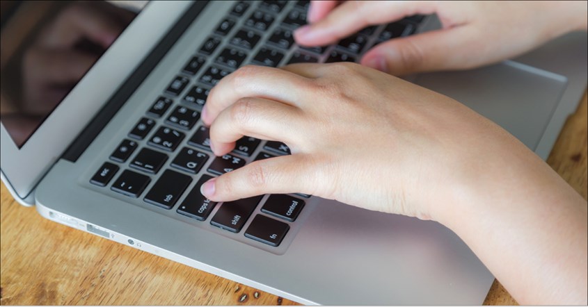 7 Cara Menyalin Teks di Laptop Terlengkap, Bisa Tanpa Mouse! | erablue.id