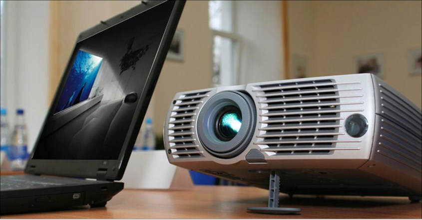 Cara Mengatur Tampilan Layar Proyektor