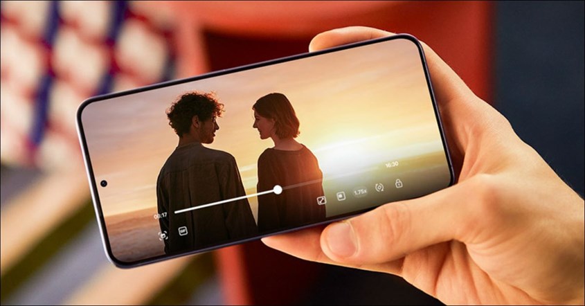 Fitur Unggulan Layar Dynamic AMOLED 2X Fitur Unggulan Layar Dynamic AMOLED 2X