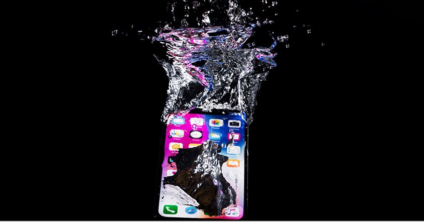 Bahaya HP Kemasukan Air Bahaya HP Kemasukan Air