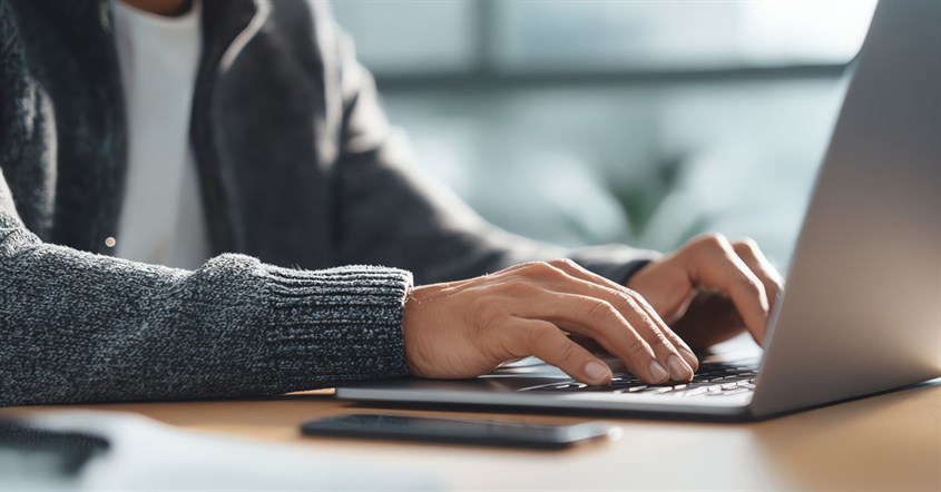 Performa Dan Penyimpanan - Laptop HP 14S-DQ3109TU Celeron N4500/8GB/256GB/Win11 (7Z6W4PA) SILVER