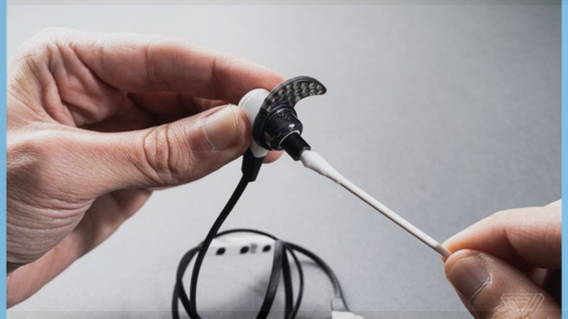 Membersihkan headset yang mati sebelah Membersihkan headset yang mati sebelah