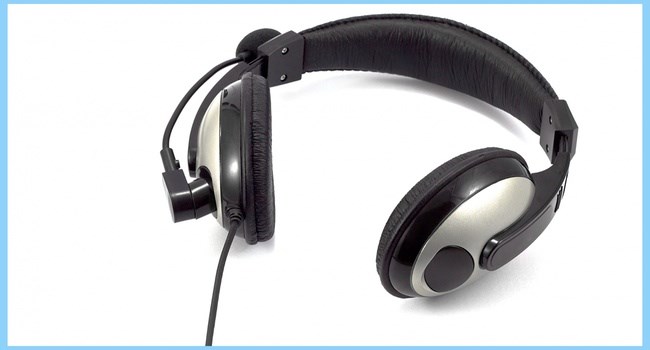Perbedaan Desain Headset dan Earphone Perbedaan Desain Headset dan Earphone