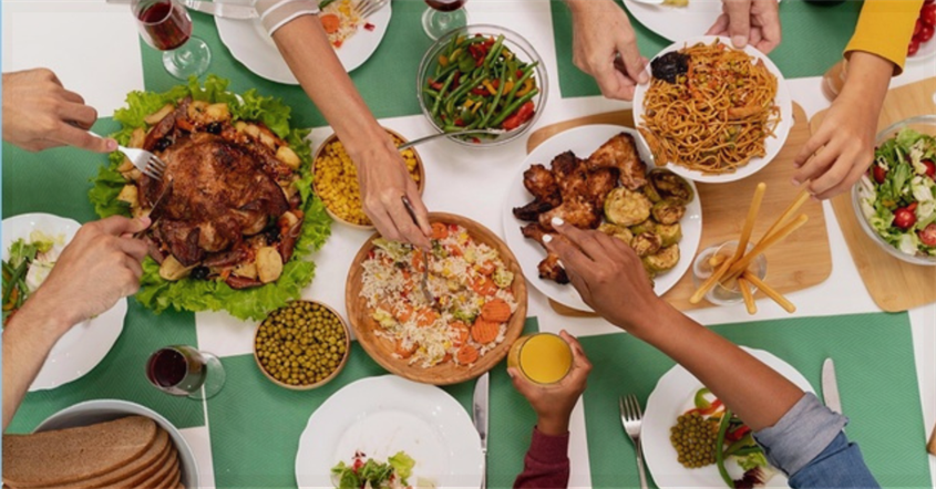 Potluck Party atau Pesta Botram Potluck Party atau Pesta Botram