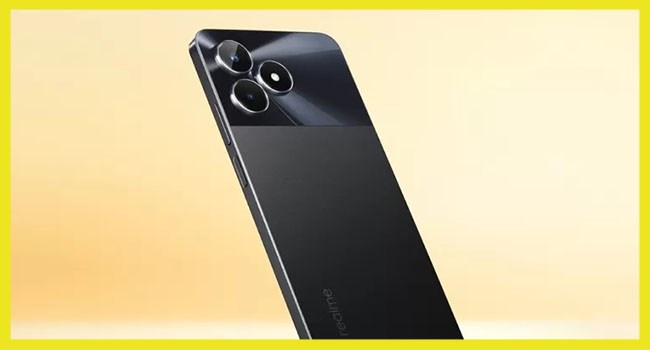 Saat terkena cahaya, bagian atas bodi realme C51 memancarkan kilau Saat terkena cahaya, bagian atas bodi realme C51 memancarkan kilau