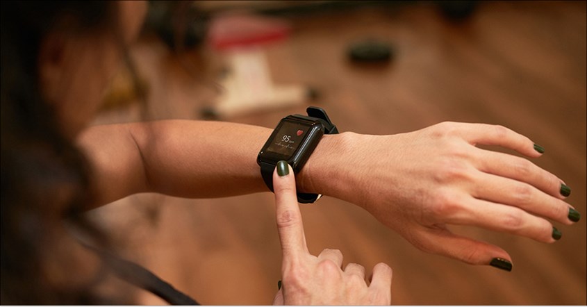 Perbandingan Smartwatch vs Smartband Perbandingan Smartwatch vs Smartband