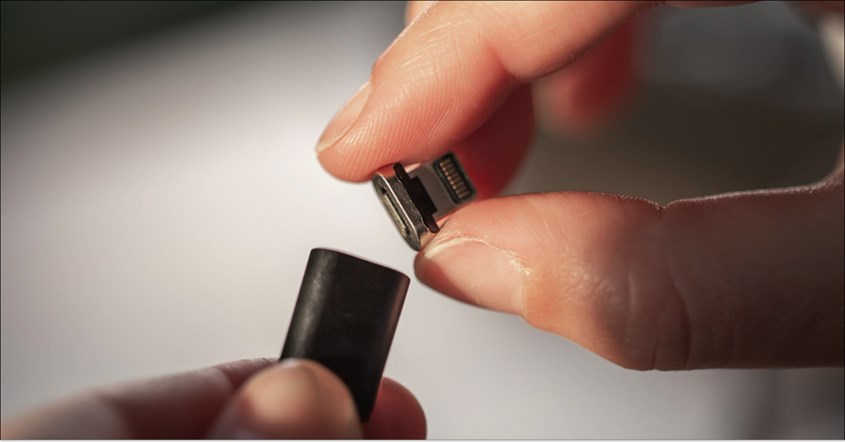 Versi USB dan Kecepatannya Versi USB dan Kecepatannya