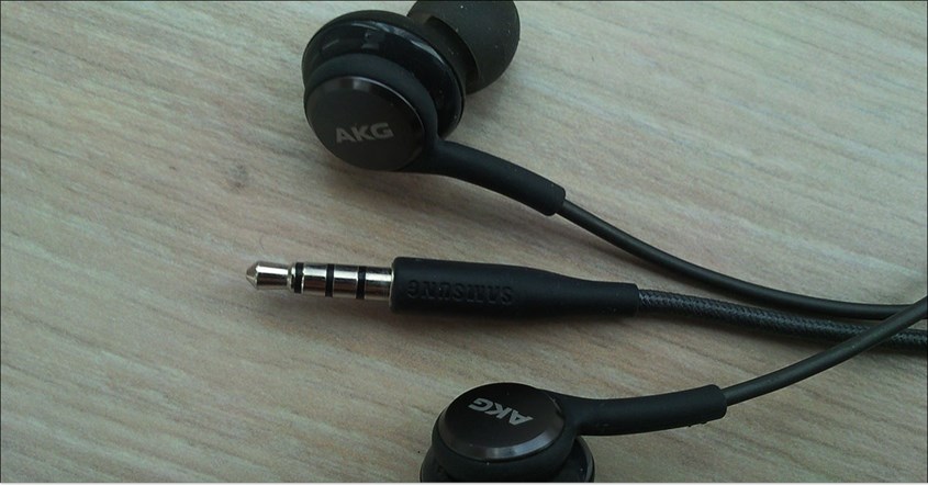 Kekurangan AKG Samsung Kekurangan AKG Samsung