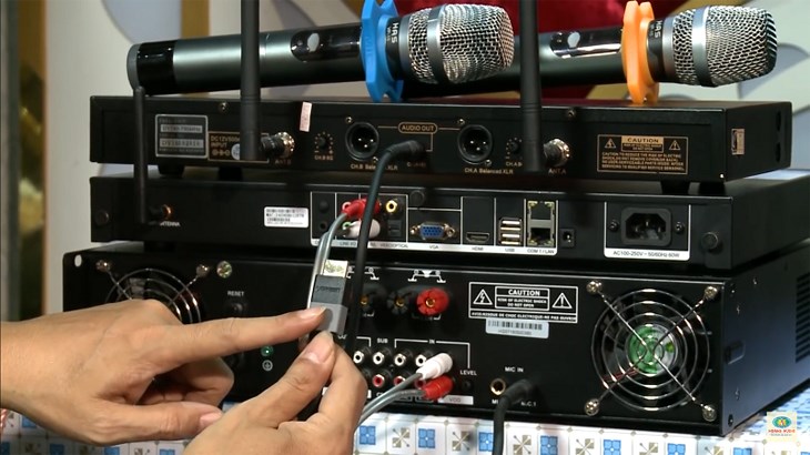 Alat karaoke di rumah Alat karaoke di rumah