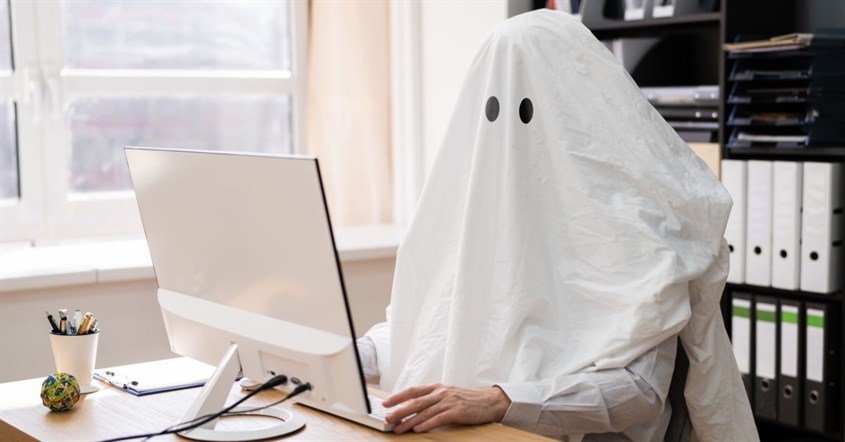 Solusi praktis untuk mengatasi masalah keyboard laptop yang mengetik sendiri agar kembali normal dan nyaman digunakan.