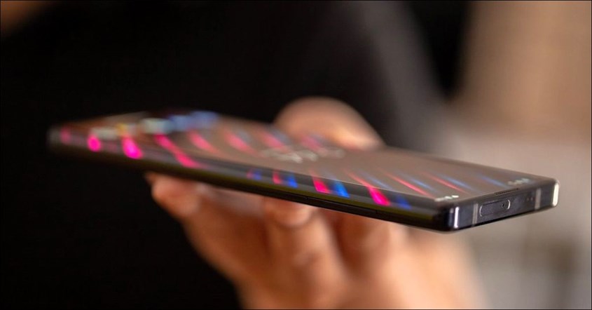 Komponen Layar Dynamic AMOLED Komponen Layar Dynamic AMOLED