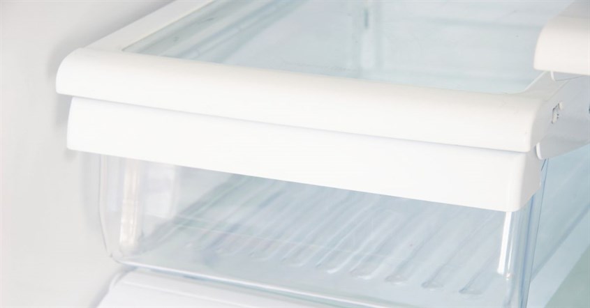 Mengetahui detail fungsi crisper tray di kulkas dan manfaatnya untuk memaksimalkan penggunaan kulkas Anda.