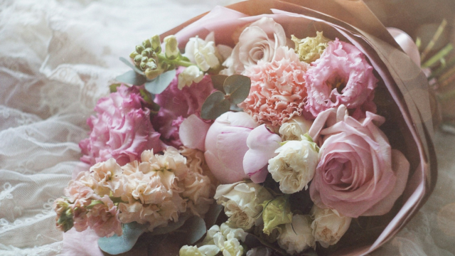 hadiah hari ibu buket bunga