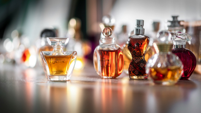 hadiah hari ibu parfum