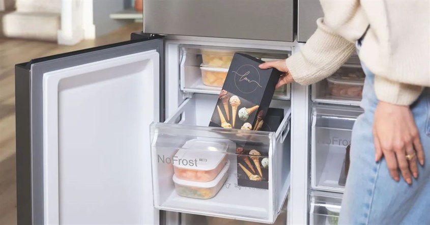 No frost artinya kulkas yang tidak menghasilkan bunga es, seperti terlihat pada ilustrasi. No frost artinya kulkas yang tidak menghasilkan bunga es, seperti terlihat pada ilustrasi.