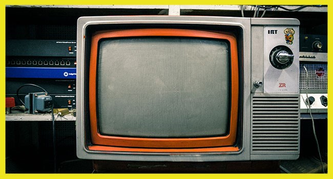 TV analog membutuhkan perangkat Set Top Box untuk tetap hidup TV analog membutuhkan perangkat Set Top Box untuk tetap hidup