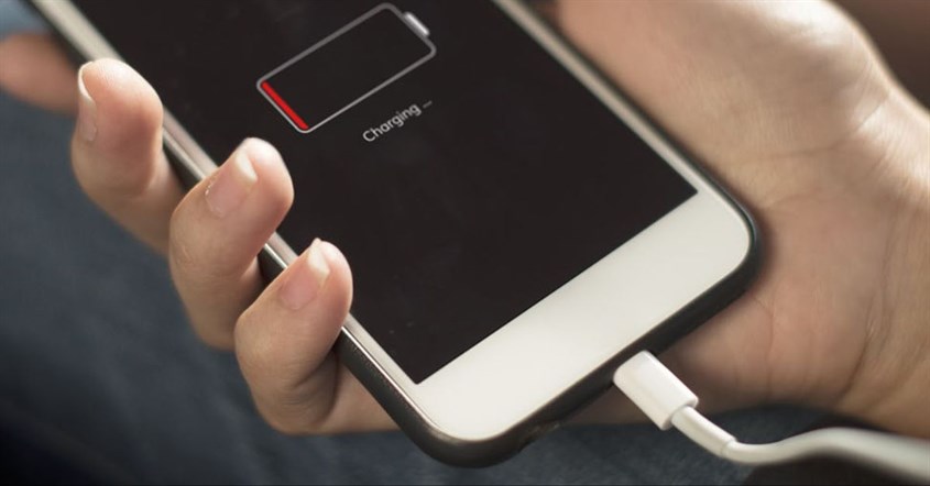 adaptor dengan spesifikasi yang tidak sesuai menyebabkan hp cepat panas adaptor dengan spesifikasi yang tidak sesuai menyebabkan hp cepat panas