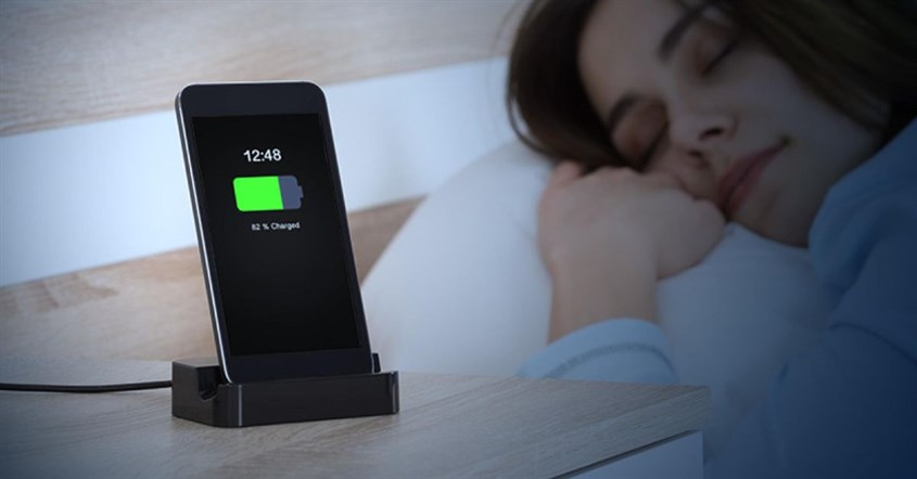 mengisi daya baterai dengan berlebihan mengisi daya baterai dengan berlebihan