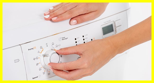 Tombol drain pada mesin cuci Tombol drain pada mesin cuci