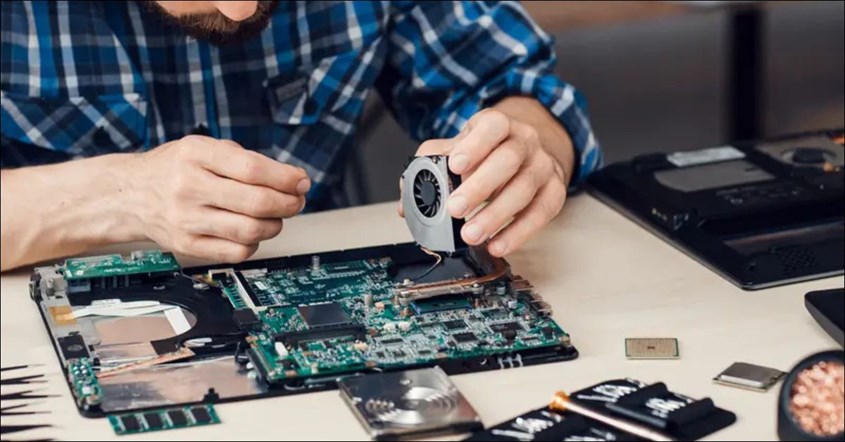 cara menghidupkan laptop yang mati total