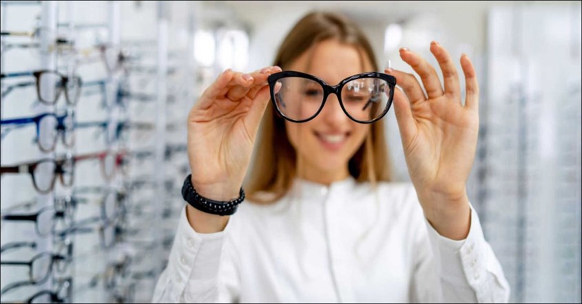 Rekomendasi Hadiah Wisuda ide hadiah wisuda kacamata