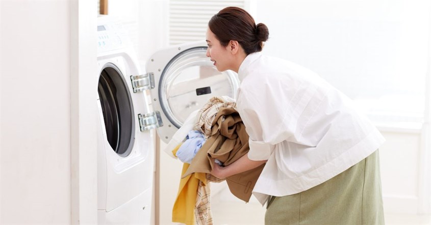 lint filter yang digunakan untuk mengumpulkan serat dari pakaian saat menggunakan mesin pengering.