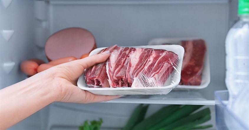 Gambar daging disimpan di freezer dengan fitur quick freeze