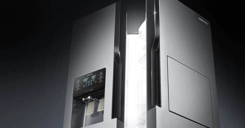 Tampilan depan kulkas spacemax samsung yang luas Tampilan depan kulkas spacemax samsung yang luas