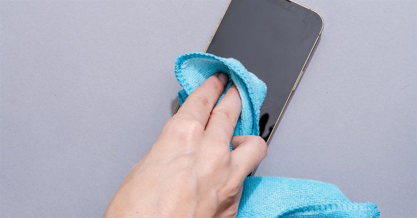 cara menghilangkan embun di kamera hp menggunakan kain microfiber cara menghilangkan embun di kamera hp menggunakan kain microfiber