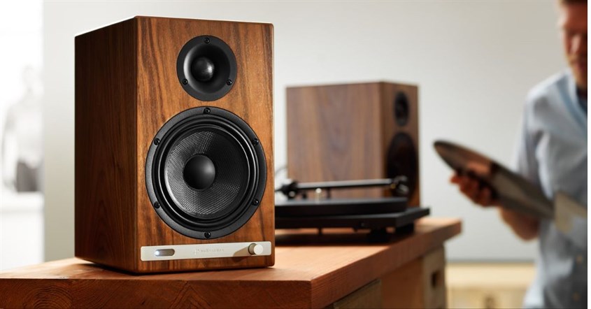 Stereo speaker Stereo speaker