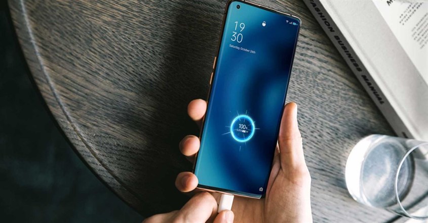 Atasi masalah kenapa hp oppo tiba tiba mati dengan charger menggunakan kabel original Atasi masalah kenapa hp oppo tiba tiba mati dengan charger menggunakan kabel original