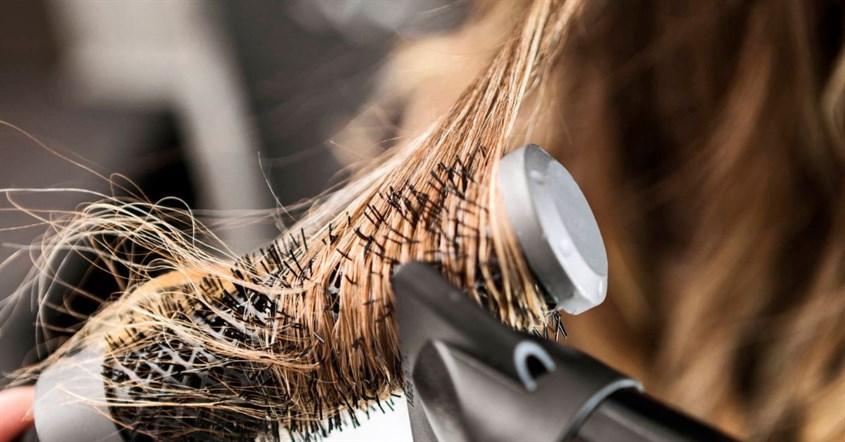 gunakan teknik blow dry yang sesuai dengan tipe rambut gunakan teknik blow dry yang sesuai dengan tipe rambut