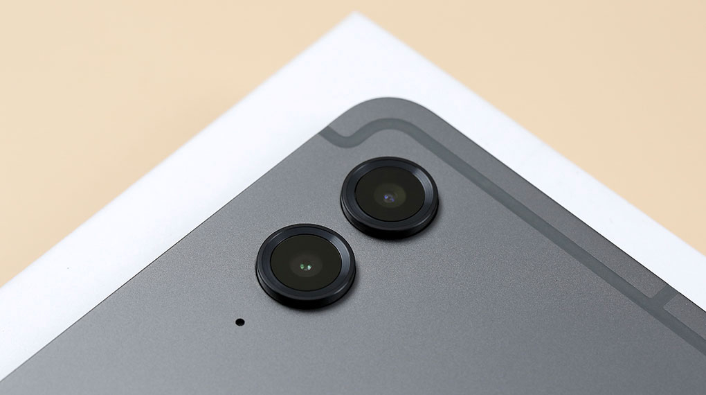 Desain Kamera Belakang - Samsung Galaxy Tab S9 FE+ 12GB/256GB GRAY