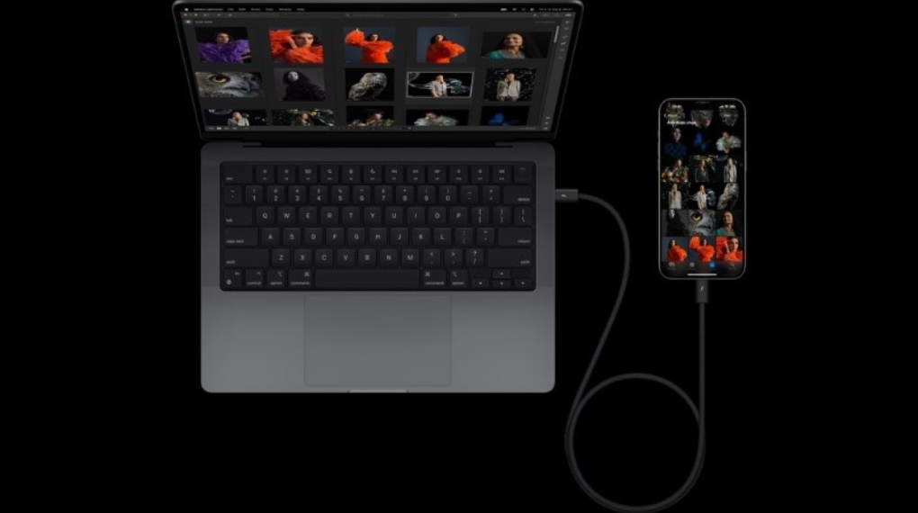 Port USB-C - Smartphone iPhone 15 Pro Max 8GB/512GB