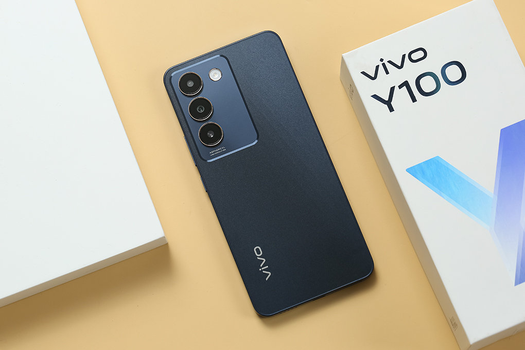 Vivo Y100 4G 8GB/256GB HITAM ONYX 4