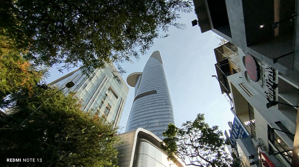 *Foto ini hanya sebagai ilustrasi - Mengambil foto dengan handphone