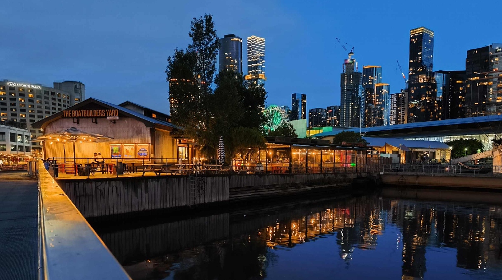 Hasil Foto Malam Tetap Jelas - Smartphone Redmi Note 14 Pro 5G 8GB/256GB GREEN