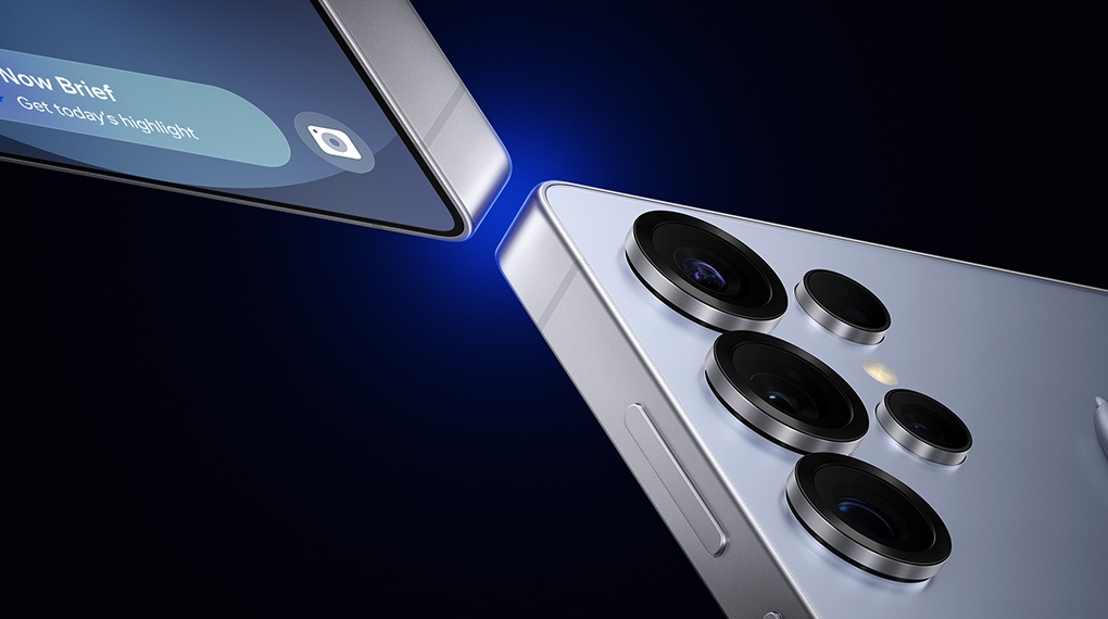 Desain - Smartphone Samsung Galaxy S25 Ultra 5G 12GB/512GB TITANIUM WHITE SILVER