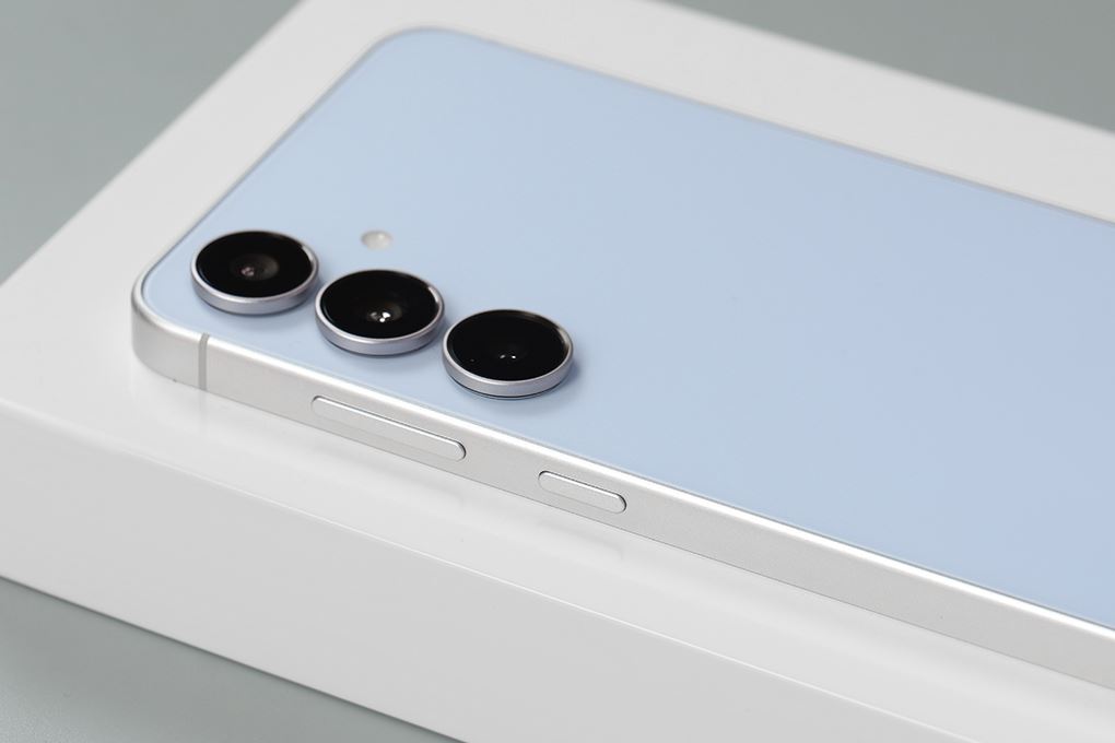 Performa - Smartphone Samsung Galaxy S25FE 8GB/256GB Performa - Smartphone Samsung Galaxy S25FE 8GB/256GB