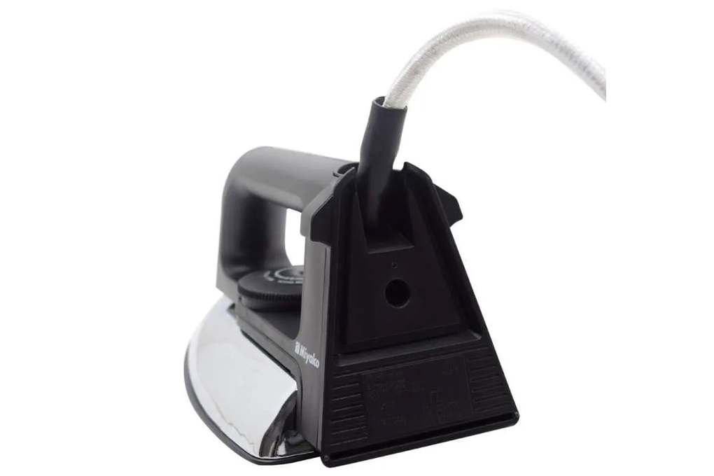 Setrika Kering Miyako EI-2000 B 395W