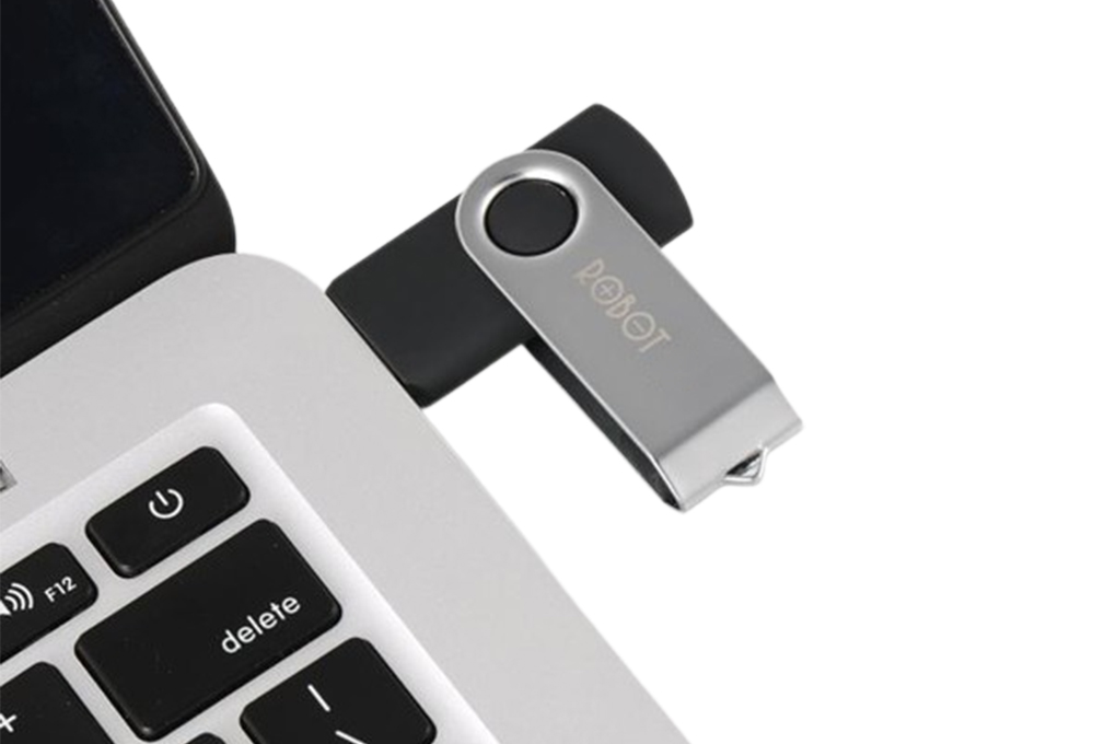 Flash Disk 32GB Robot RF132 Black 2